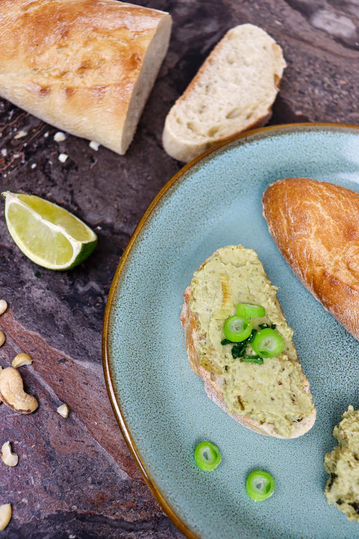 Vegan spinach artichoke dip