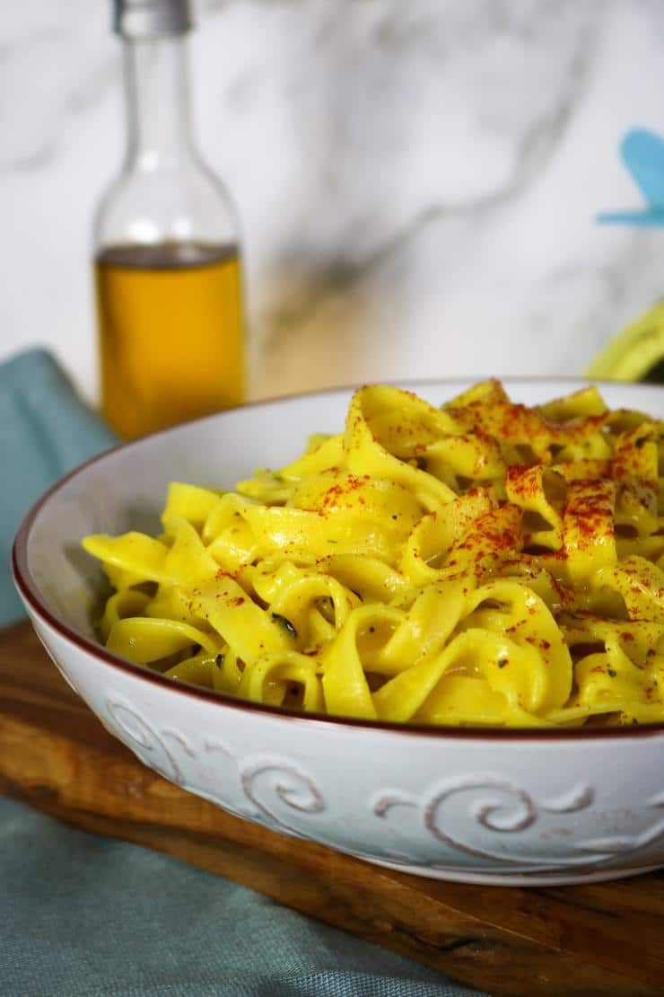 Vegan fettuccine alfredo pasta