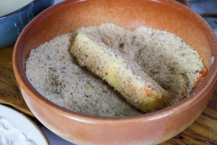 Vegan mazzarella sticks in bread crumbs