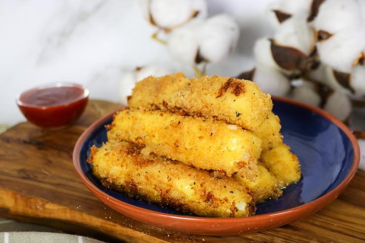 Vegan mazzarella sticks on plate