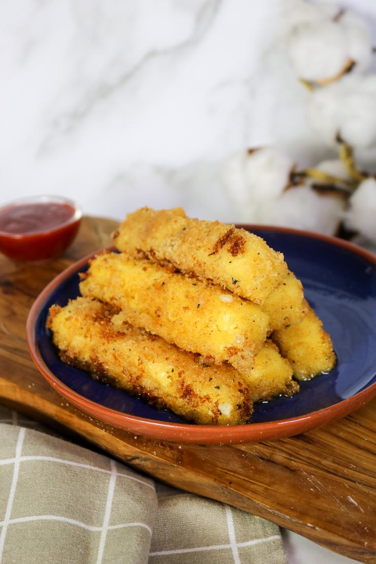 Vegan mazzarella sticks